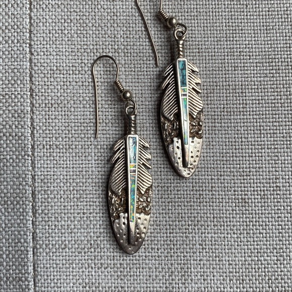 Native American “Amazing Lite Feather” Earrings By David Rosales - Picture 1 of 5